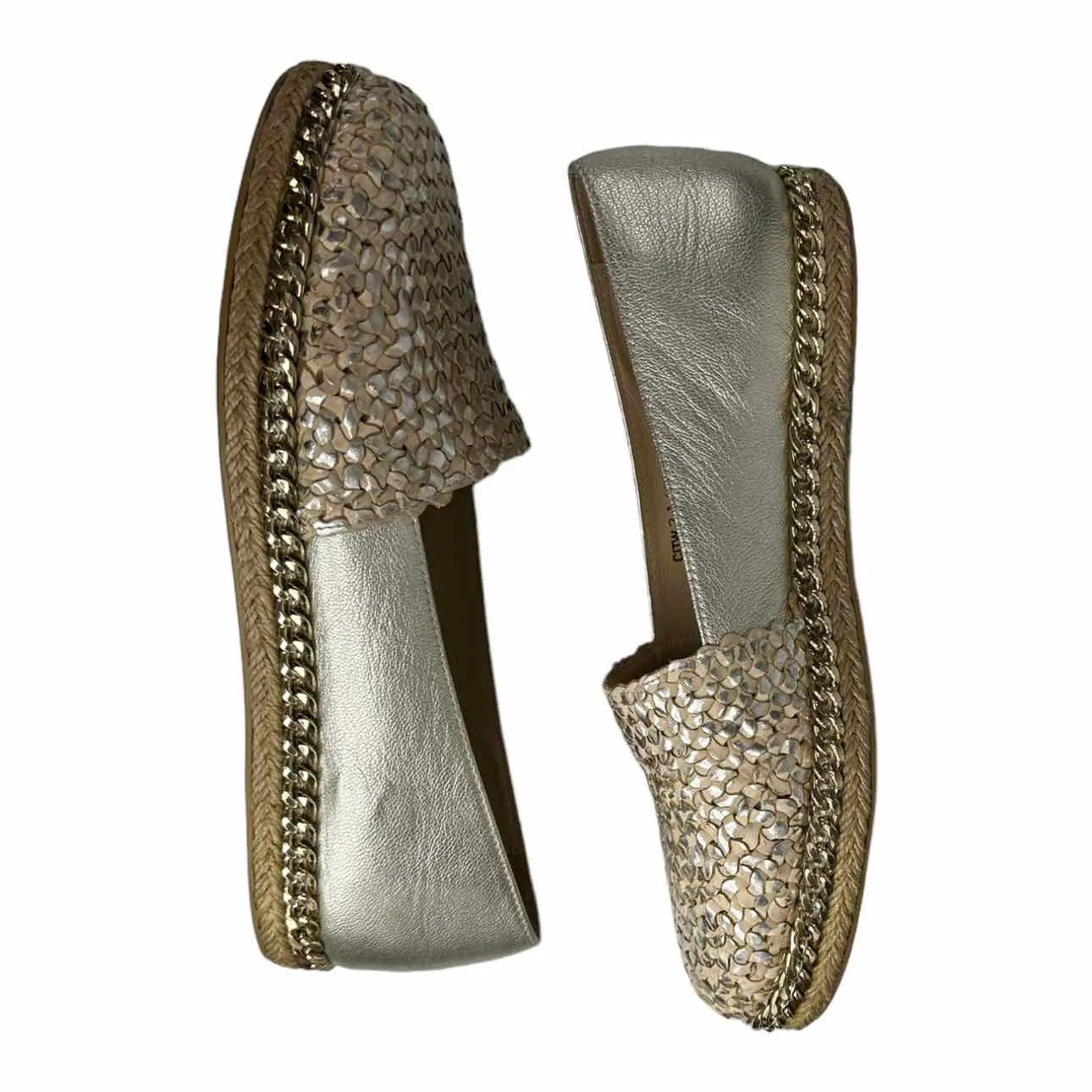 STUART WEITZMAN DAYTON Metallic Gold Flat Size 7