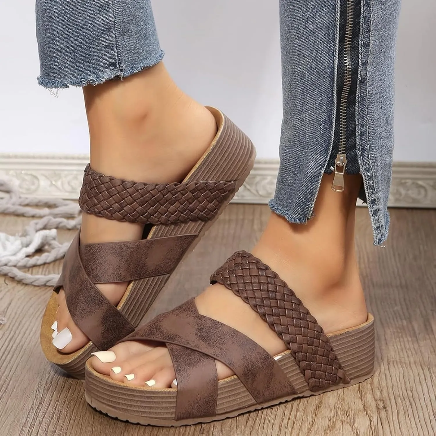 Women Platform Sandals Comfortable Casual Slip On Slippers Open Toe Wide Width Platform Sandals Casual Lightweight Soft Cushion Slides for Summers Dress Beach